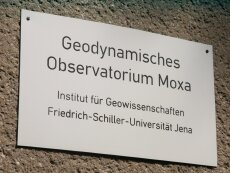 Seit Bestehen des Observatoriums wurde es ca. 10x umbenannt. Hier die jetzt gültige Namensgebung, die 1997 gewählt wurde.